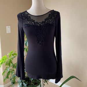 EUC VENUS LONG SLEEVE TOP TUNIC BELL SLEEVE MESH and LACE V BACK